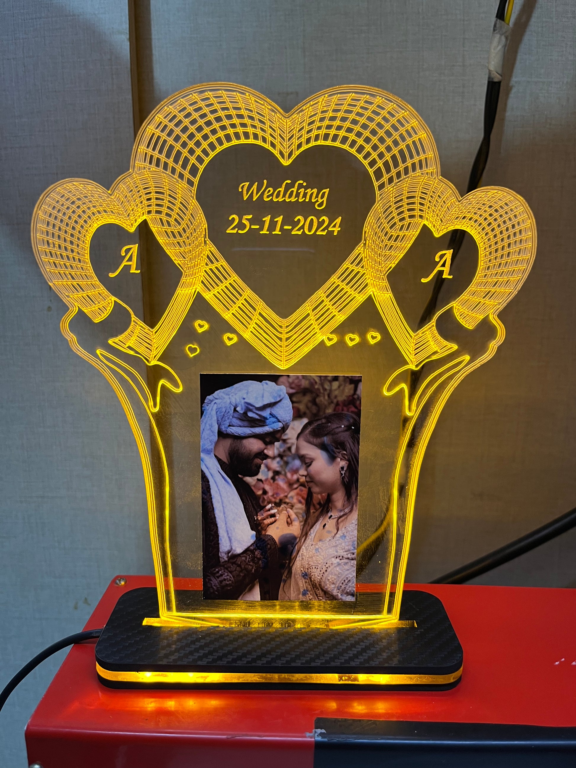 Personalized Illusion Acrylic Lamp with Engraved Photo & Text – LED Night Light Gift