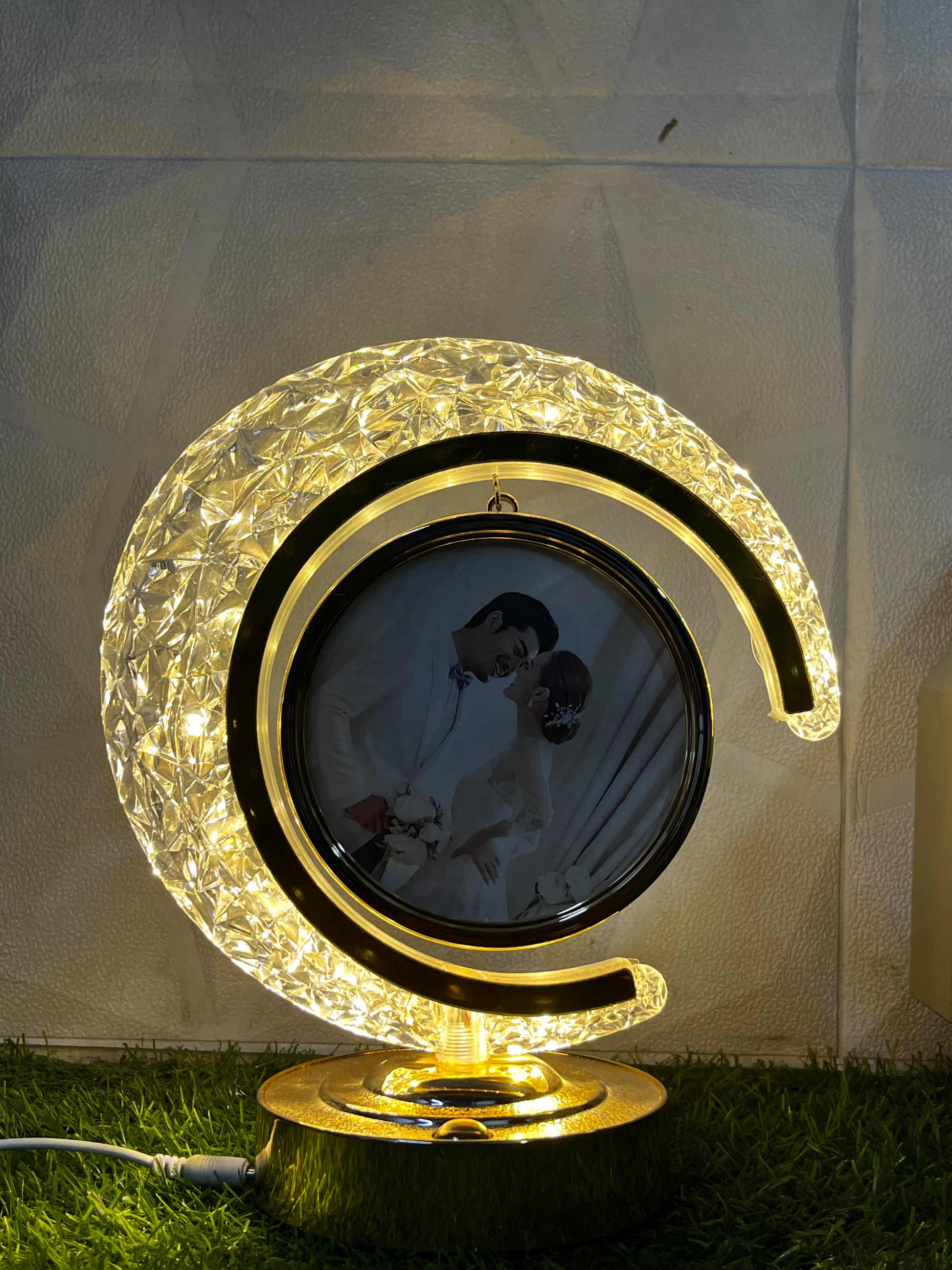 Personalized Acrylic LED Lamp with Photo Print – Golden Base Night Ligh