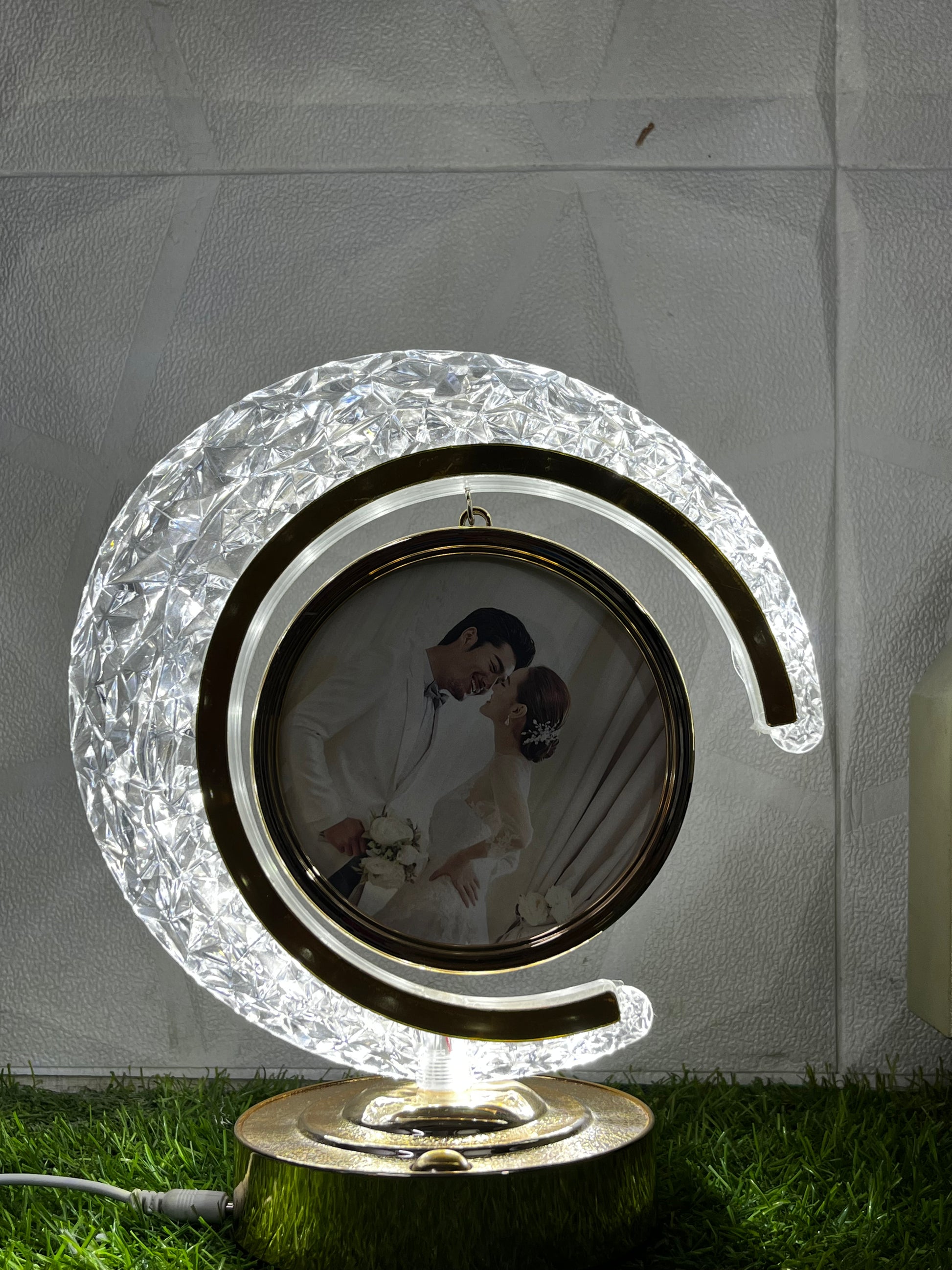 Personalized Acrylic LED Lamp with Photo Print – Golden Base Night Ligh